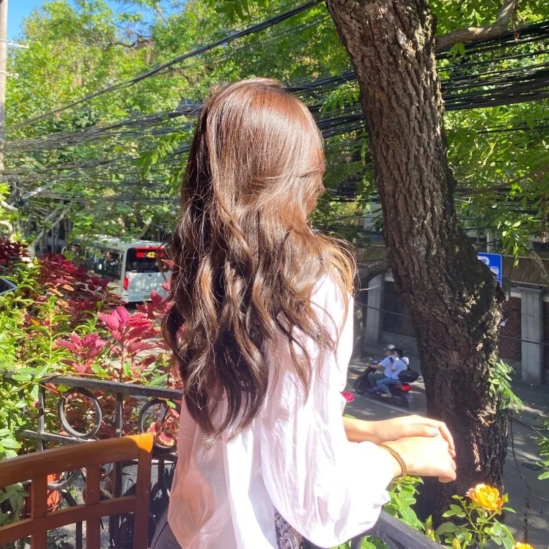三个摩登女性
